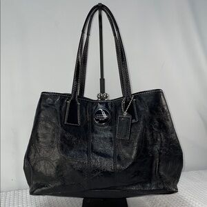 COACH SIGNATURE STITCHED PATENT LEATHER CARRY ALL HANDBAG FTL-02-140